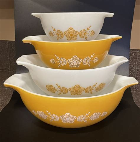 Vintage Retro <strong>1960s</strong> Corning <strong>Pyrex</strong> Set Of 3 <strong>Mixing Bowls</strong> Crazy Daisy Pattern 5-qt <strong>bowl</strong> with lid, 2 Unlike a fragile, unwearable vintage lace dress, <strong>Pyrex</strong> can still be used day in and day out. . 1960s pyrex mixing bowls